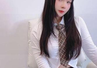 微密圈 – 有没有觉得禅雨儿Lynne的红裙不太适合秋天？私房美图，随意一道风景线！