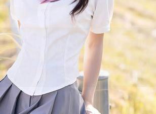 秀人网 – 最新发布，Nono酱的灰丝图包，打破了我的色彩认知