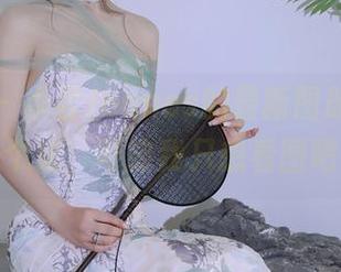 秀人网 – 卓君Jeanes的最新图册，剧情是个迷，可能我只想看图吧！