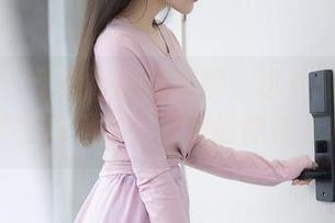 秀人网 – 史雨姐姐的美图：这礼服简直像是舞会的精灵，资源偷偷送上哦～