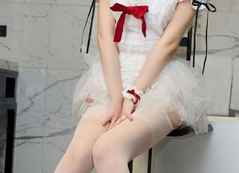 秀人网 – 夏日与夏诗诗Sally的碰撞，图片中似乎隐藏着不为人知的火花