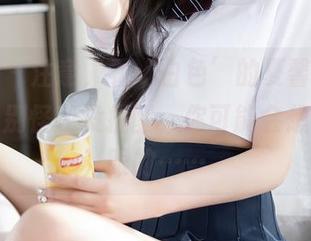 秀人网 – 注意，看‘白色’的夏馨瑶原图下载，别怪我没提醒，你可能会想多看几眼的……