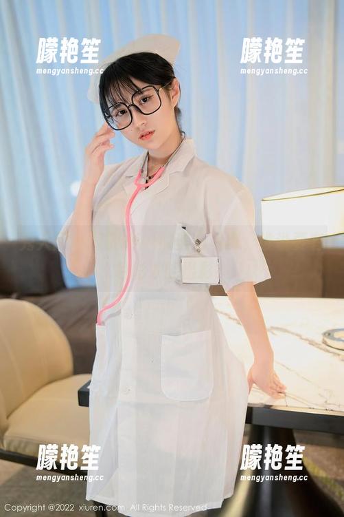秀人网-慧敏Vivi 秀人网 - 慧敏Vivi的黑白写真,谁说要有色彩才能出彩?