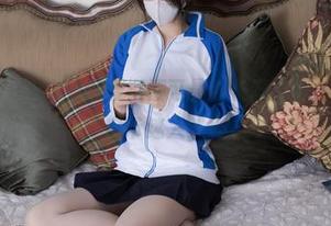 紧急企划 – 快来见识樱樱樱可最新长腿合集，她的腿似乎自带迷人光环。