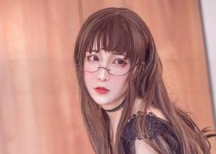 美图合集：翎柒菜菜的坏女人形象太过辉煌，无法抵挡。