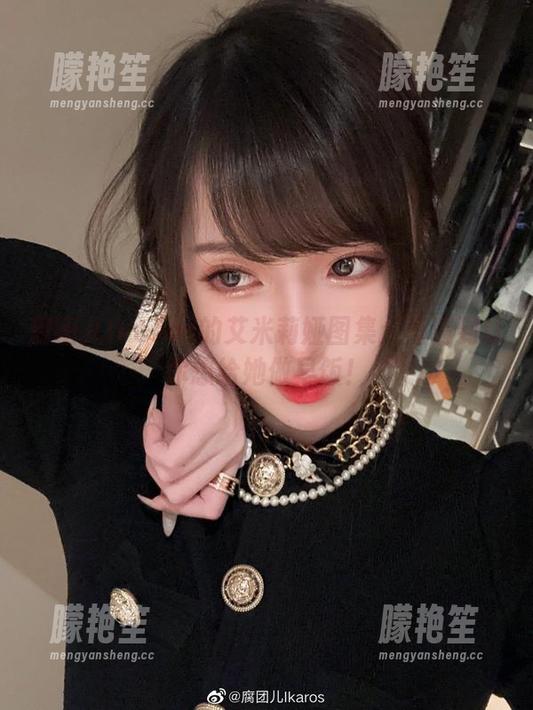 腐团儿Ikaros的艾米莉娅图集：高清到让你想给她做早饭！