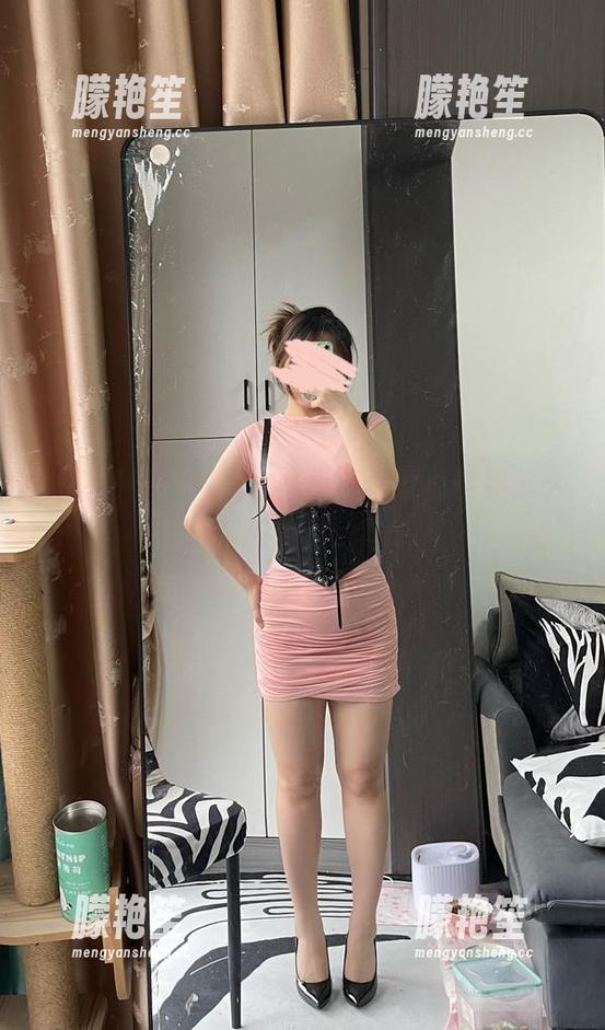 葱油饼er 微密圈 - 下载这本写真集,就看学姐怎么玩“葱油饼er”!