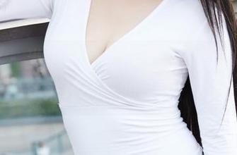 蜜桃社 – 当护士遇上铃木，看她的写真带来什么样的资源！