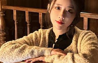 微密圈 – 轩子巨二兔的女仆装，不止是形象；下载这个写真集，你或许能理解个中的深意？