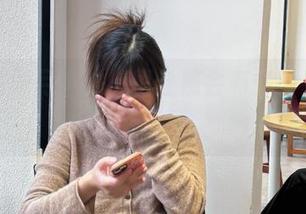 不知道闪月半的裤里丝照会有多少人“用心”品尝。
