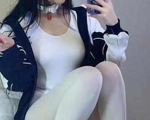 这套和服被阿九从不咕咕(九言)穿出新高度，写真算不算惊艳？