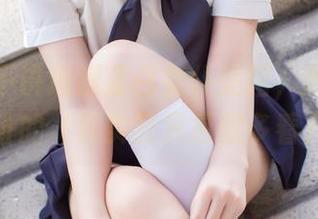 看雯妹不讲道理蓝白女仆美图，放心，我是会评价的（其实我只是想多看几遍）！
