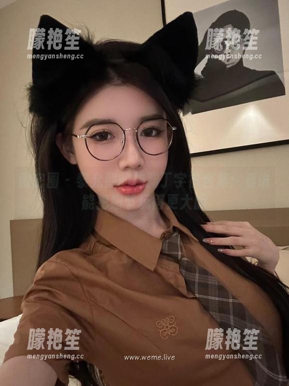 黎允熙 微密圈 - 黎允熙的抹胸丁字裤合集:看谁能把细节玩得更大胆