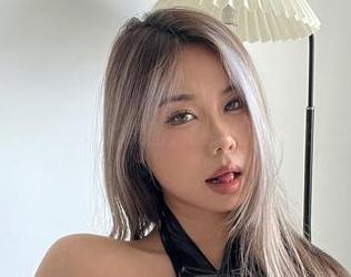 微密圈 – 精选黑饱宝的美图，腿部细节真让人流连忘返。